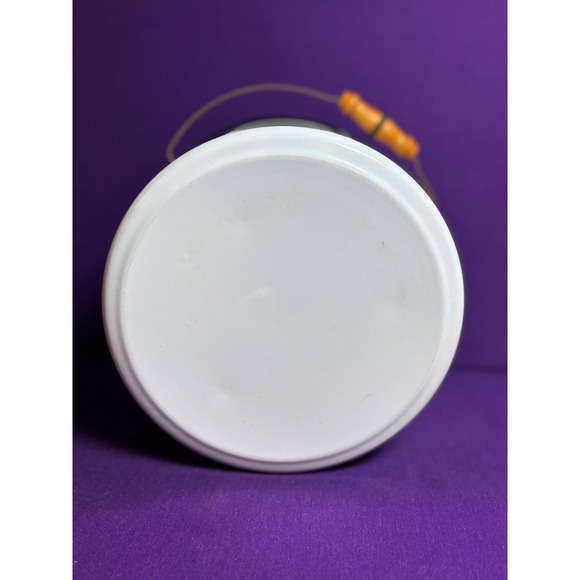Lisk Flintstone Enamelware Pot with Lid and Handle White Vintage Kitchenware - Picture 3 of 8